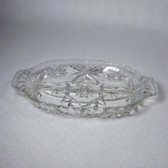 Vintage EAPG Star Pattern Divided Relish Dish 10 Inch EUC Anchor Hocking - Picture 1 of 5